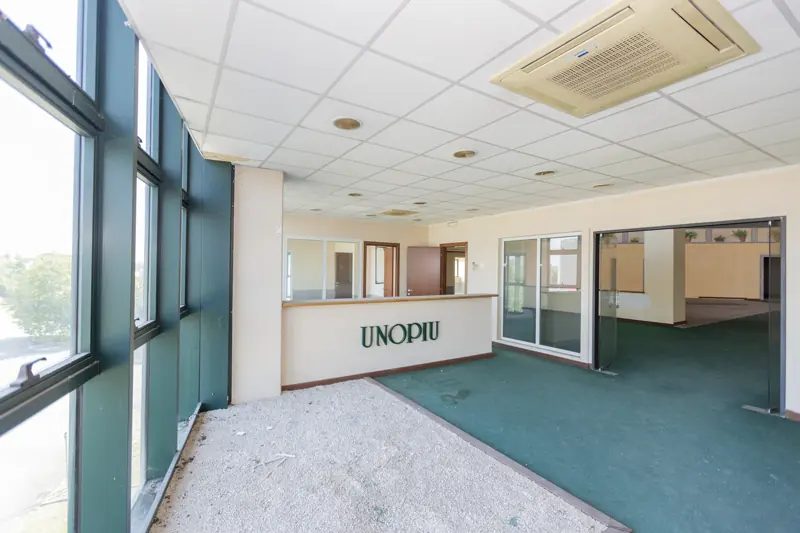 Brescia Est fronte A4: store al secondo piano