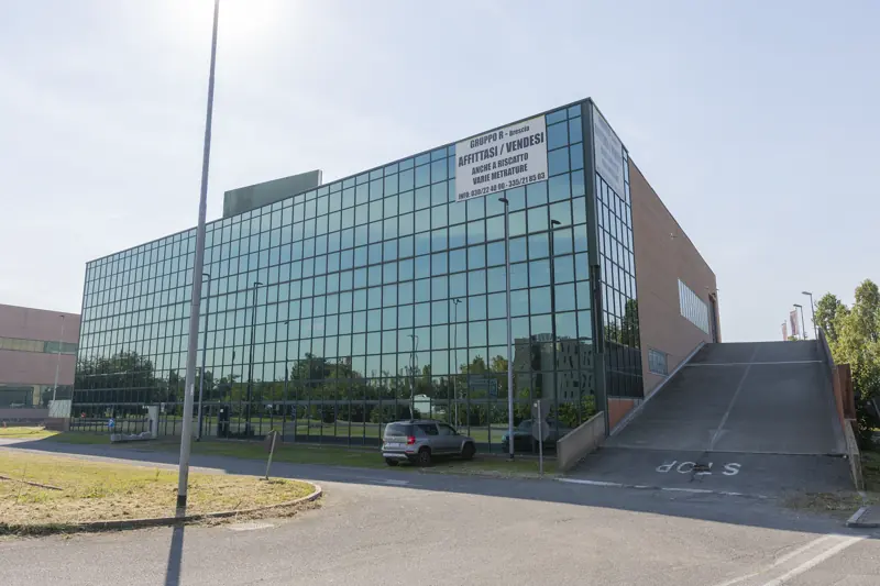 Brescia Est fronte A4: uffici al piano terra