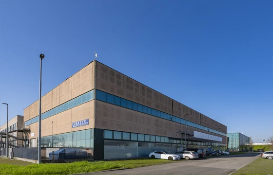 Brescia: Immobile commerciale fronte A4