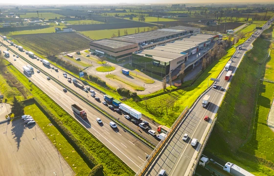 Brescia: Immobile commerciale fronte A4